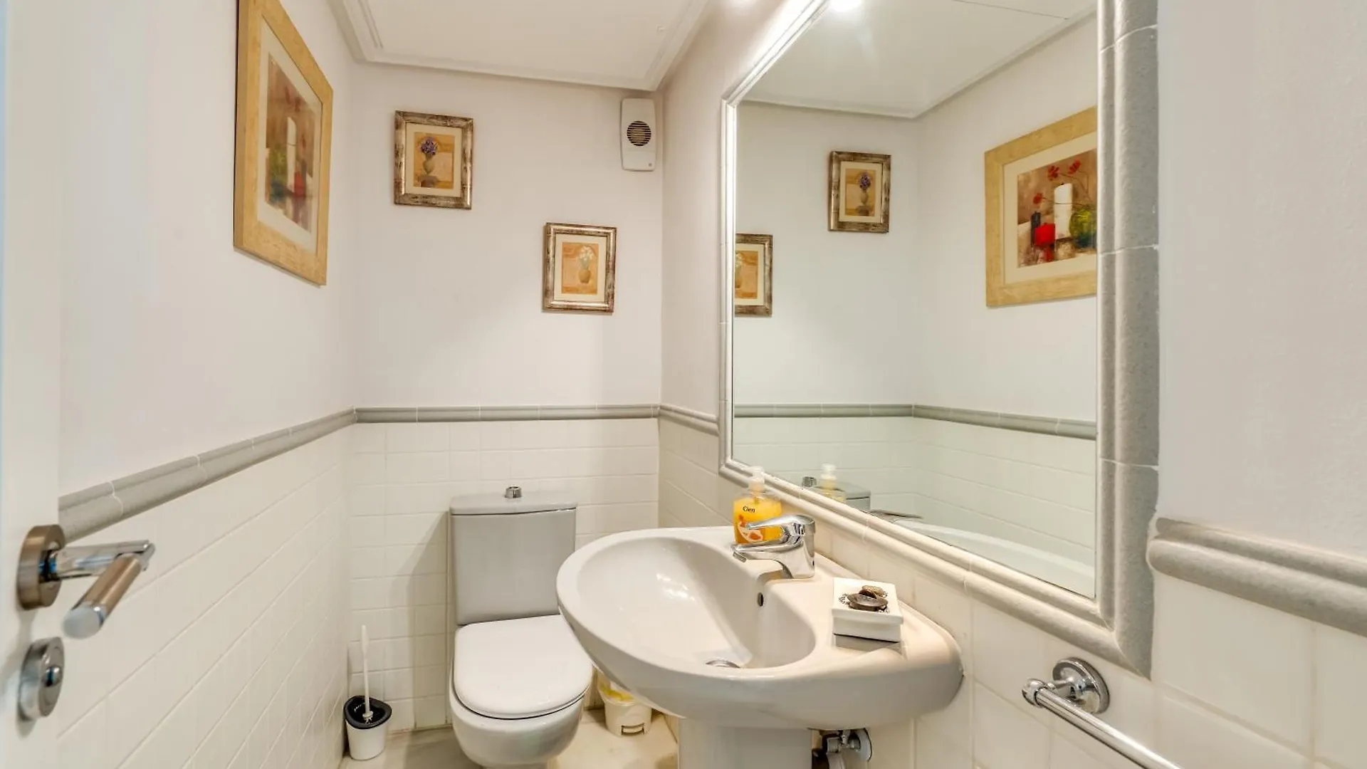 Dominion Beach Apartment Spain